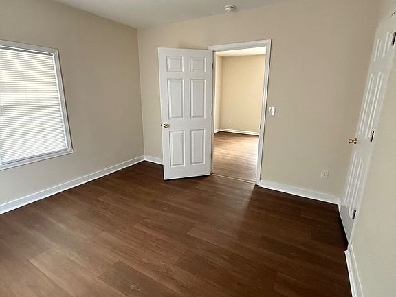 5th image of 1117 Douglas Ave