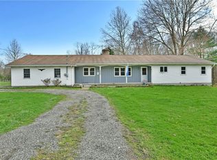 4966 Everett Hull Rd, Cortland, OH 44410