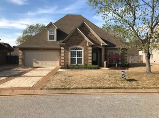 31 Brooksies Pond Dr, Jackson, TN 38305