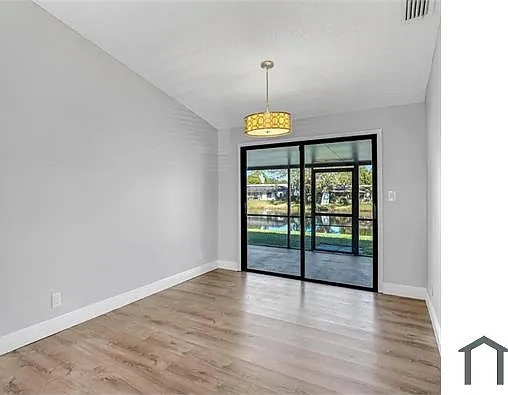 5311 Raymond Dr N — Photo 9
