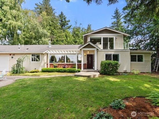 135 SW 192nd Street, Normandy Park, WA 98166