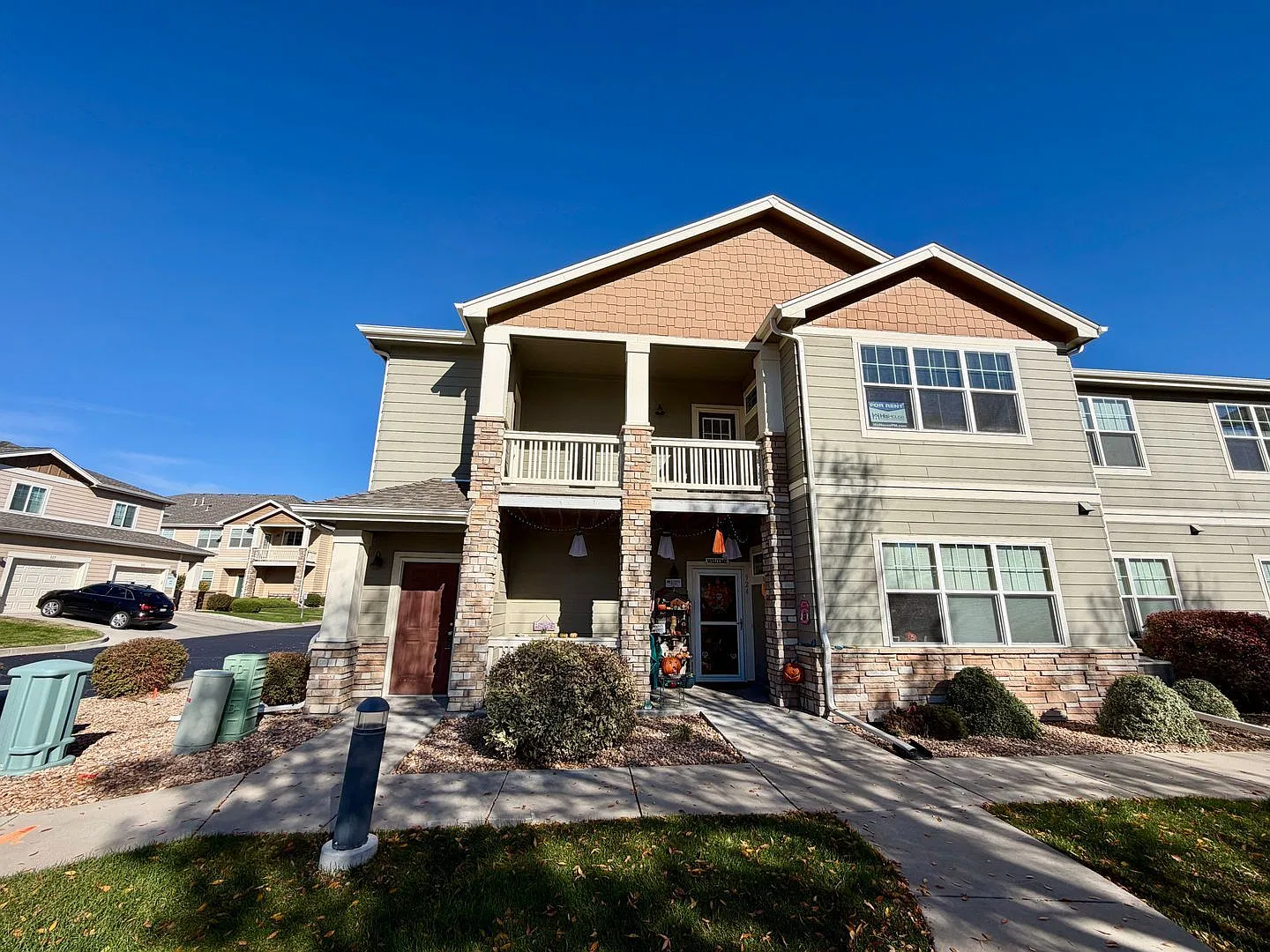 2 bed, 2.0 bath, 1237 sqft, $1,800 — Photo 3