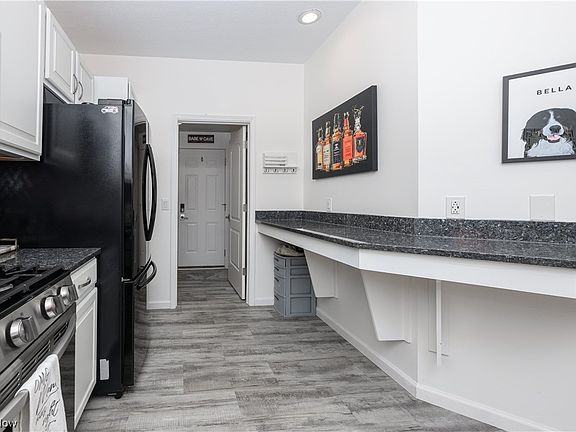 4th image of 2675 Wyndgate Ct #2675