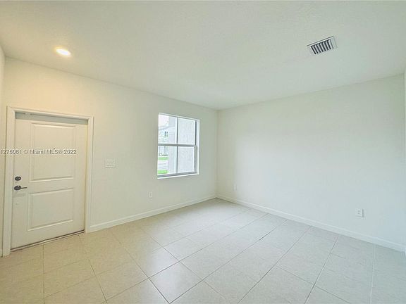 3rd image of 1658 SE 26th St #1658