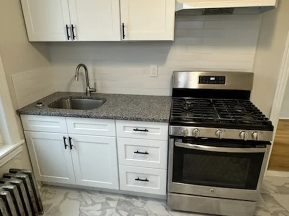 30 Cherry St, Collingdale, PA 19023