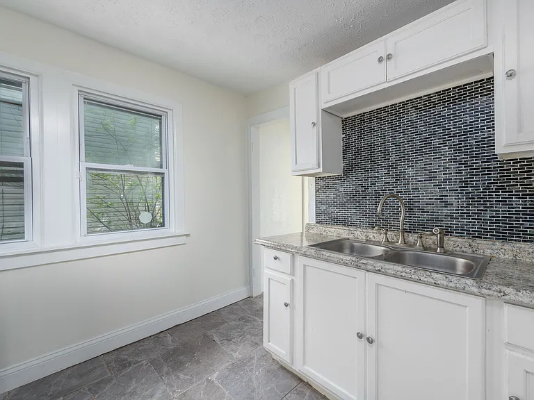 13302 Melzer Ave — Photo 18