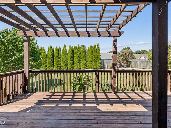 5th image of 17 Taylor Ridge Ct