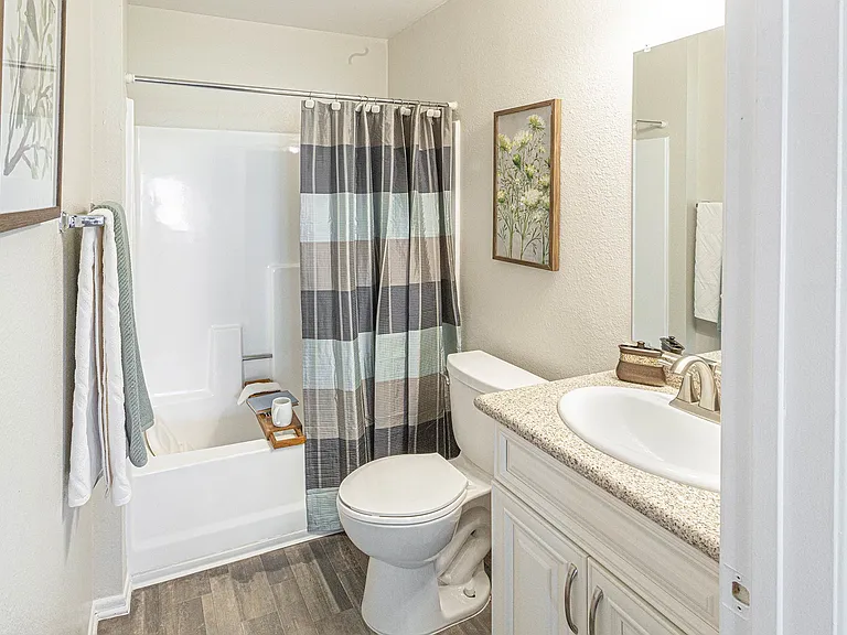 Mountain View Apartments — Photo 8