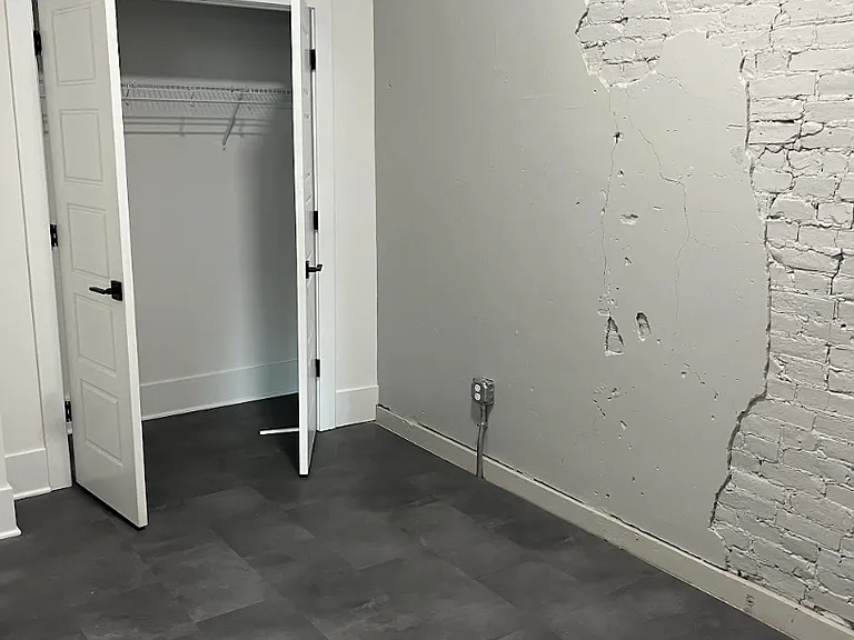 145-145 E Main St #147-300 — Photo 10