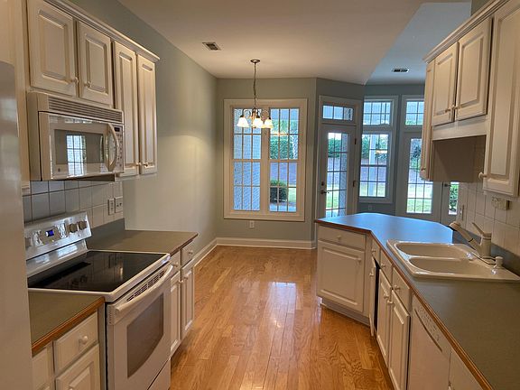 2nd image of 1012 Townes Ct