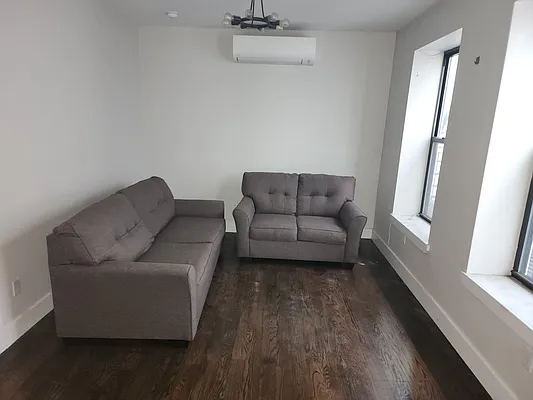 Rented by Nooklyn NYC LLC | media 31