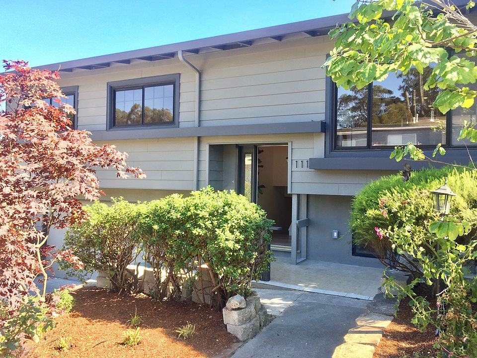 1st image of 111 Elmwood Ct