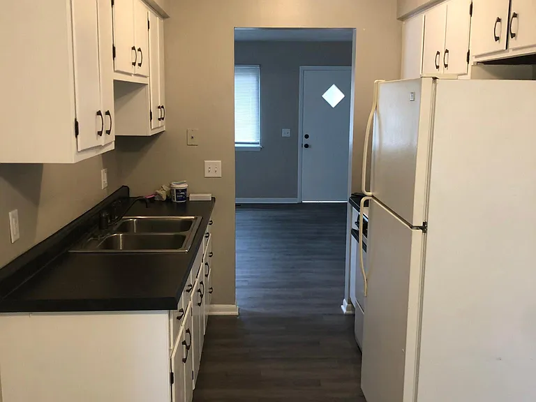 2120 Meadowlawn Dr — Photo 3