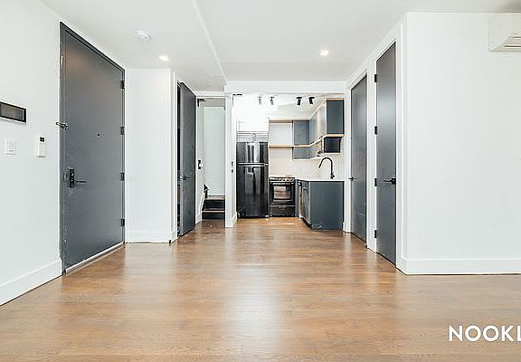 2nd image of 119 Clifton Pl #4R
