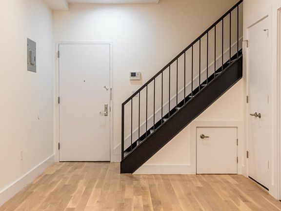 3rd image of 396 Cornelia St #2B