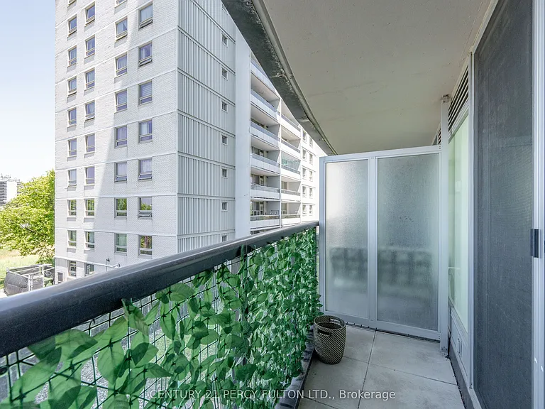 5740 Yonge St #205 — Photo 32