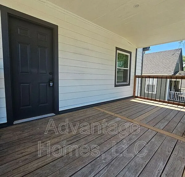 4619 Bell St — Photo 30