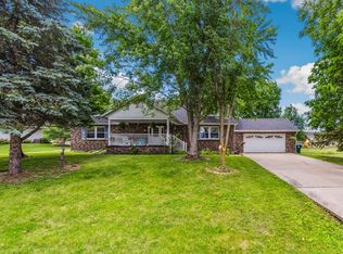 839 Riverside Dr, Dixon, IL 61021