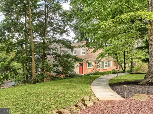 125 S Hills Dr, Hershey, PA 17033