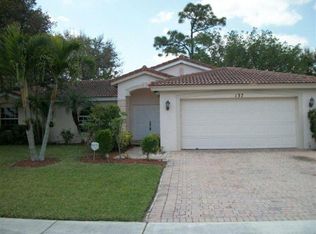137 Cocoplum Ln, Royal Palm Beach, FL 33411