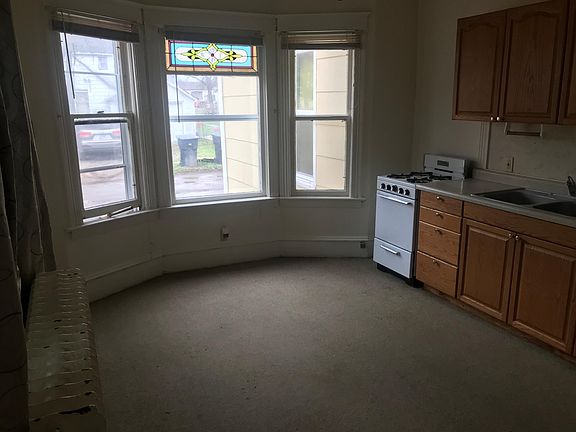 Kitchen, dining & living room