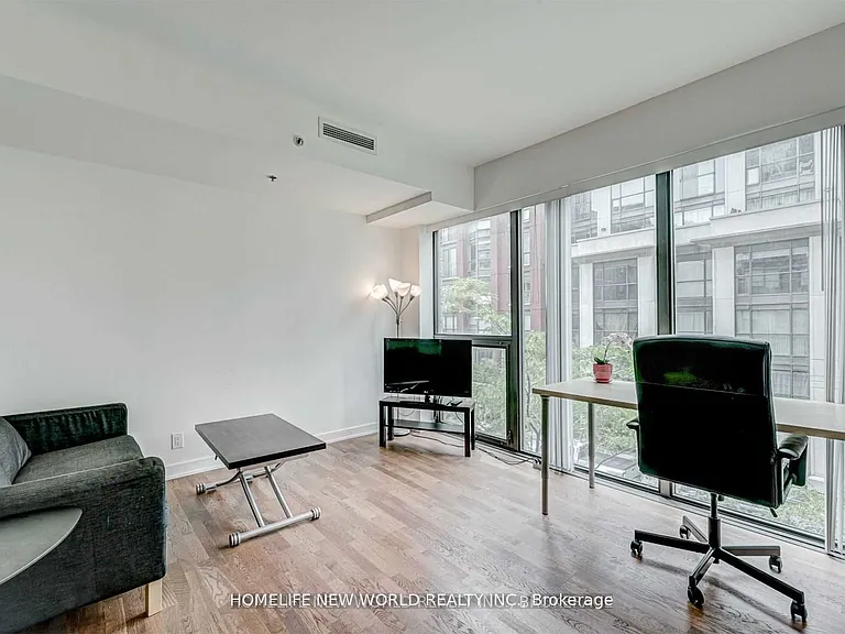 15 Beverley St #310 — Photo 6