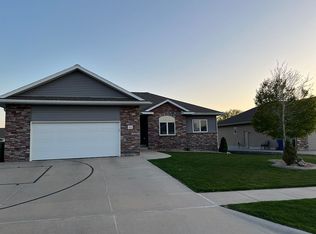 1010 W 46th Street Pl, Kearney, NE 68845
