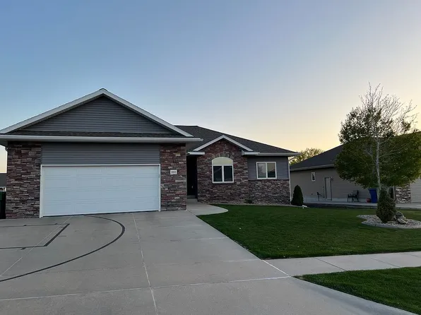 1010 W 46th Street Pl, Kearney, NE 68845