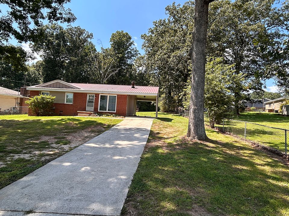 1st image of 2924 Cowpoke Ln