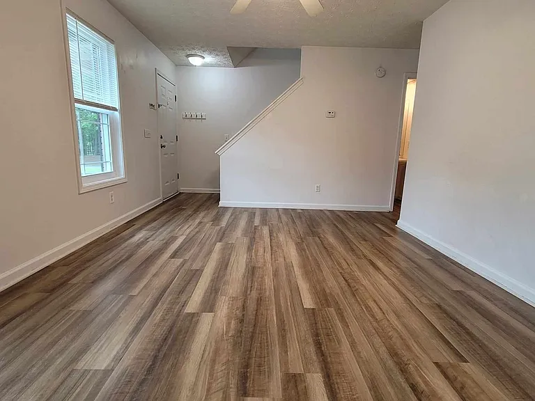 160 2nd St #110 — Photo 10