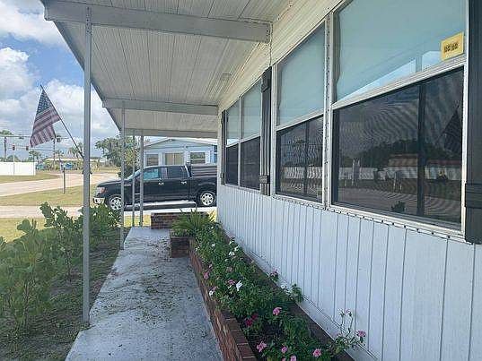 4th image of 424 Coquina Dr