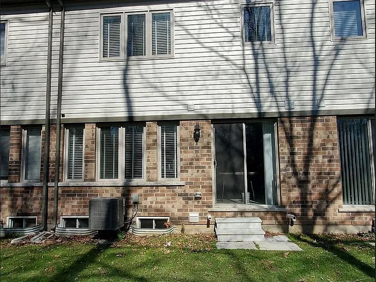 570 Linden Dr #27 — Photo 9