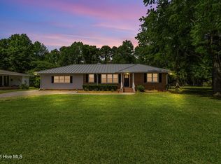1719 Old Folkstone Rd, Sneads Ferry, NC 28460