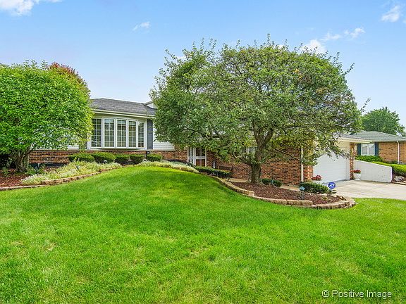 2nd image of 7621 Farmingdale Dr