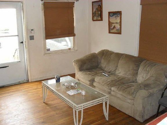 4th image of 608 Palmer Ave