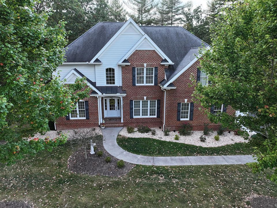 1st image of 560 Old White Dr
