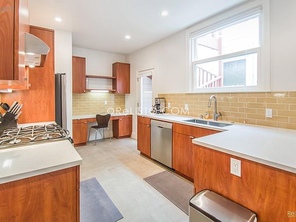 2nd image of 121 Eureka St