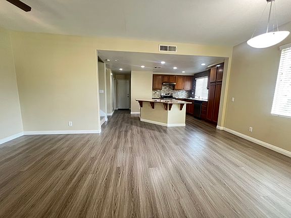 4th image of 15907 Fountain Ln