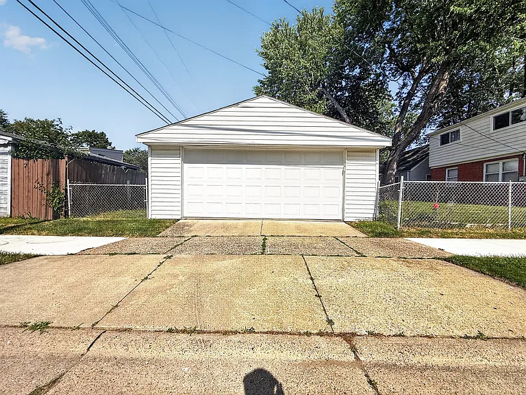 1705 E Granet Ave — Photo 35