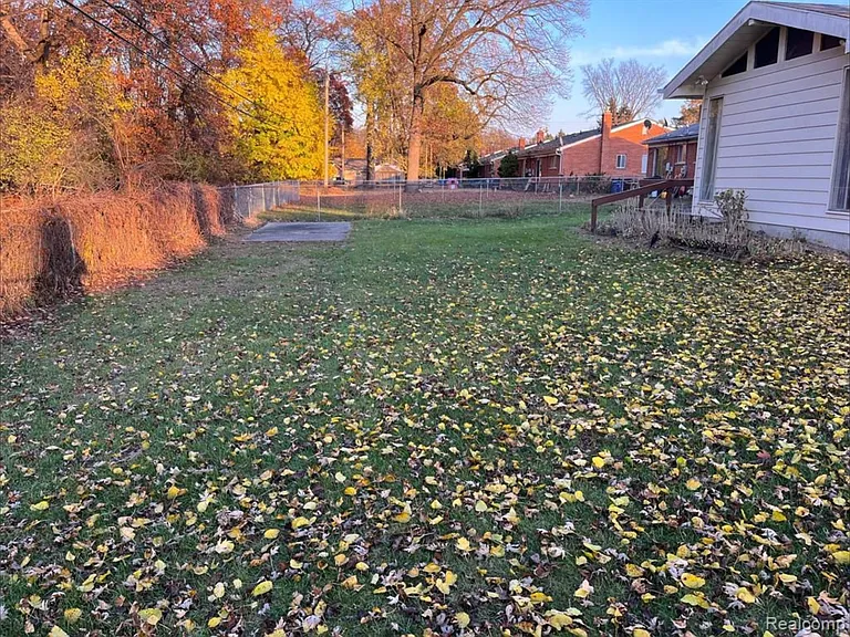 38300 Hixford Pl — Photo 14