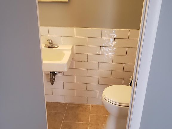 3rd image of 1712 Craig Ct