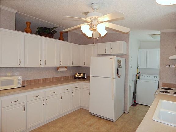 4th image of 3 Belcher Dr