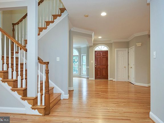 4th image of 2612 Jeanne St