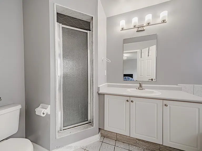 28 Samandria Ave #UPPER — Photo 33