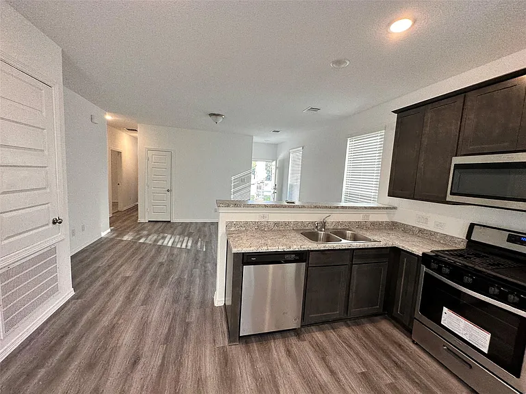 16504 Moss Ln — Photo 7