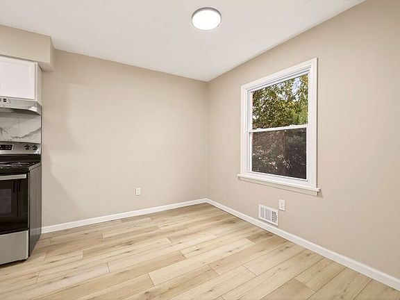 5th image of 14 Elm St Unit 38