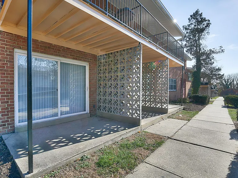 Woodington West Apartments — Photo 2