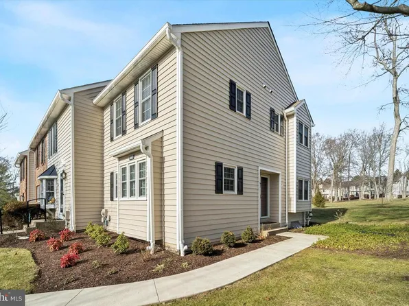 3405 Bridlewood Dr, Glen Mills, PA 19342