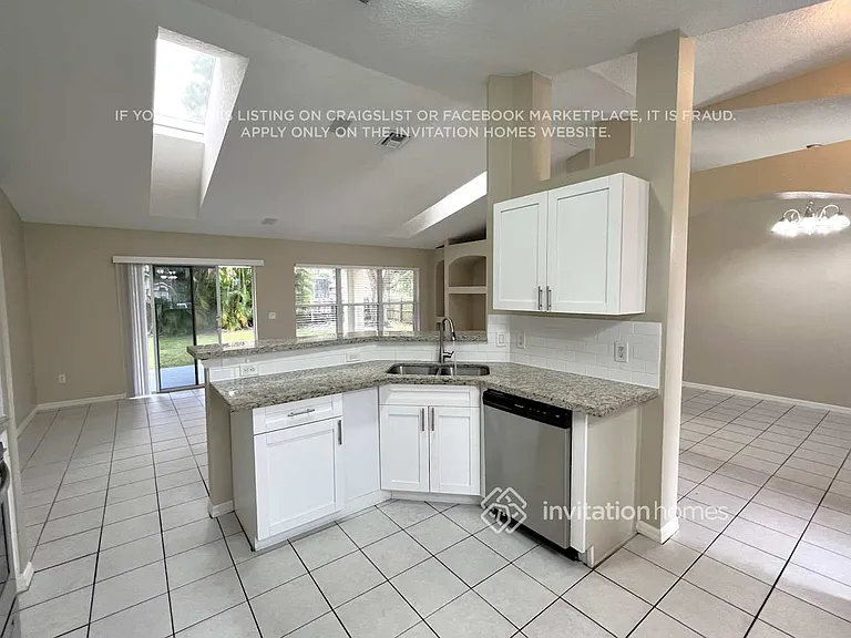 2465 SW Lafayette St — Photo 8
