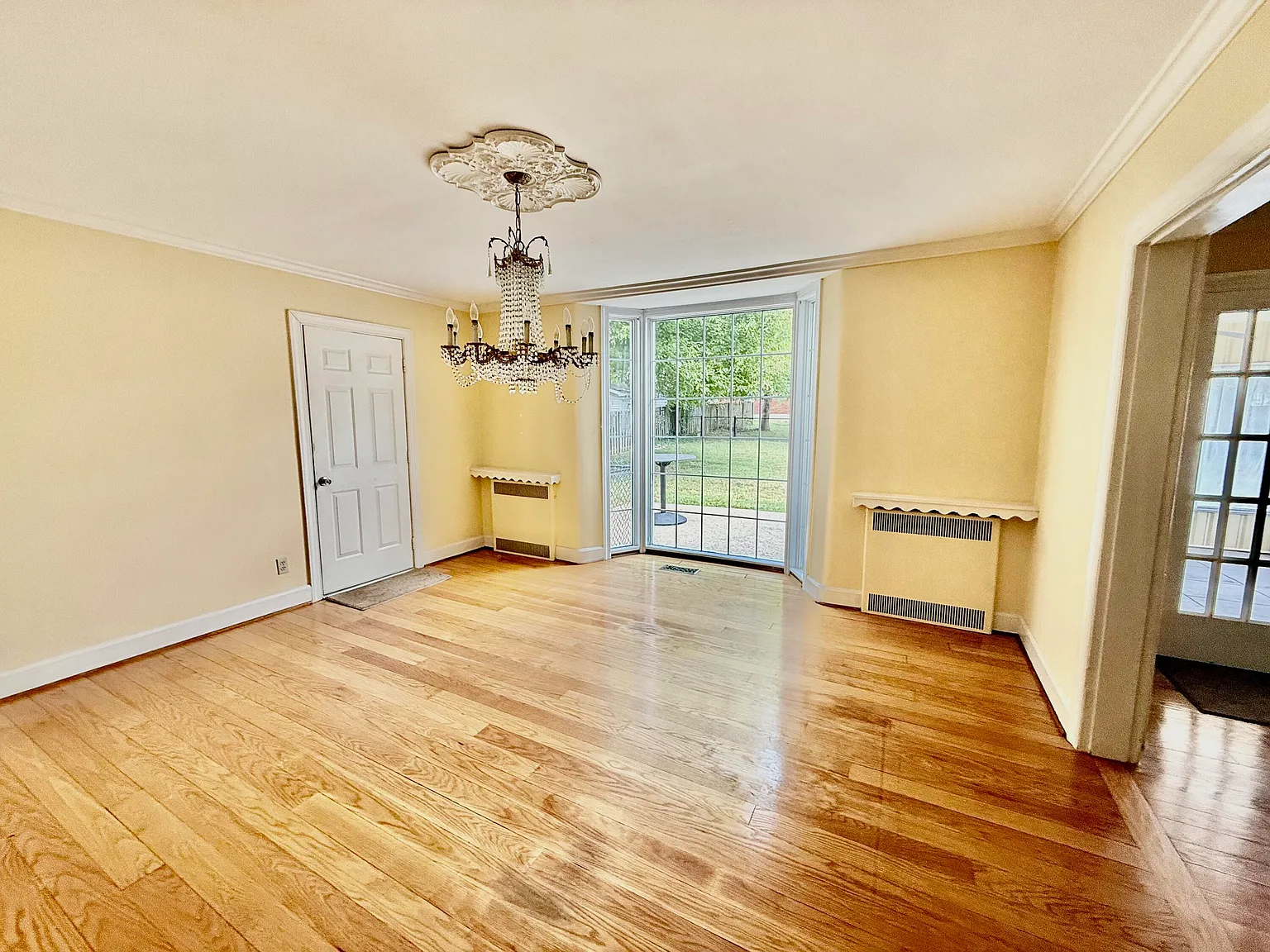5 bed, 3.0 bath, 3471 sqft, $2,500 — Photo 4